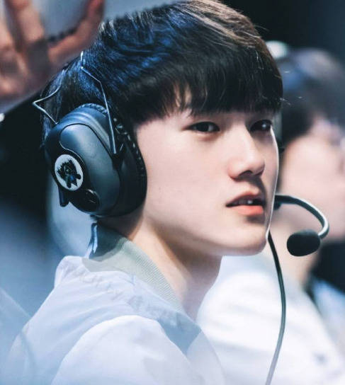 赛场上极其 赛场上极其