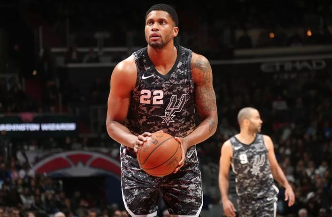 队在逆境中 队在逆境中